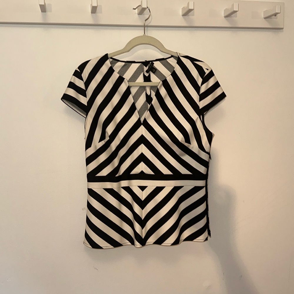 Ann Taylor short sleeve top